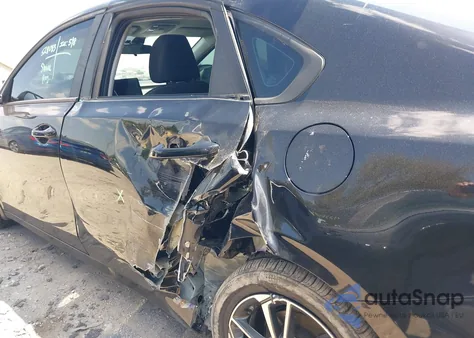 2022 Kia Forte Lxs z USA, uszkodzony, nr VIN 3KPF24AD9NE471835